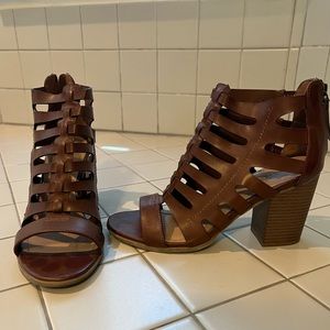 Indigo Road brown sandals